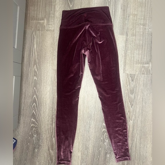Lululemon Special Edition Velvet Leggings Size 6 - Picture 5 of 9